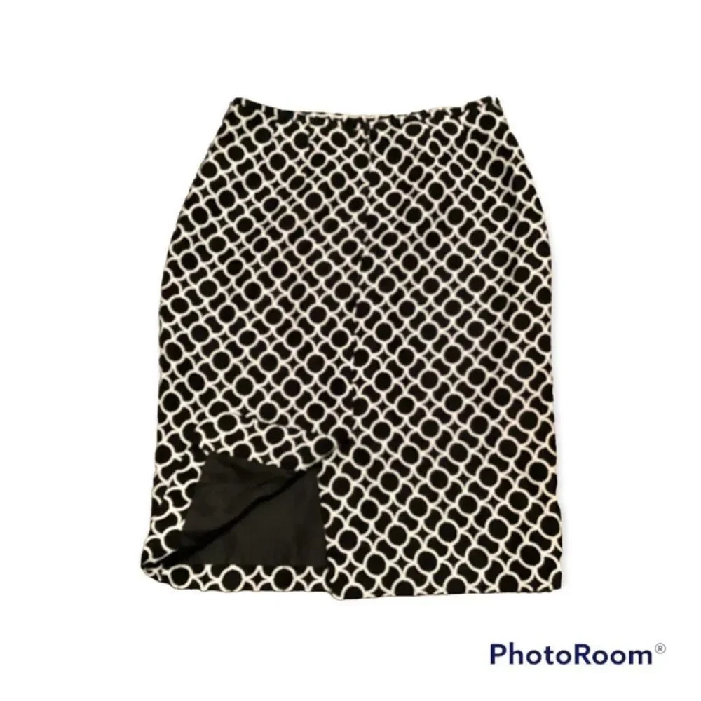 Chic Geometric Black and White Pencil Skirt